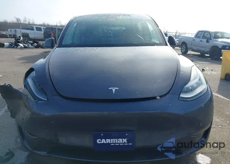 2021 Tesla Model Y Long Range Dual Motor All-Wheel Drive z USA, uszkodzony, nr VIN 5YJYGDEE2MF253385